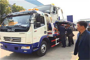 喀喇沁汽车道路救援拖车价格